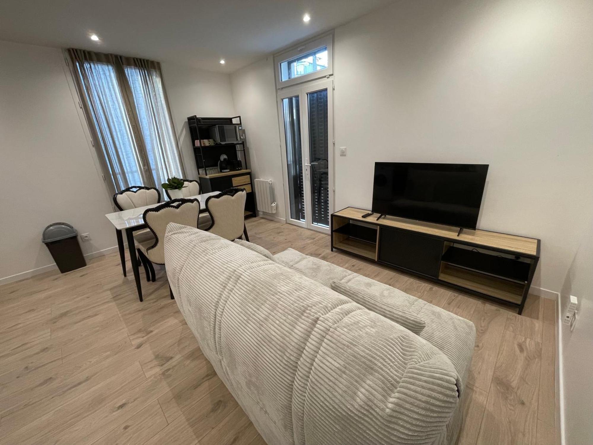 Appartement Avec Terrasse Et Ciel Etoile ! Noisy-le-Sec Exterior foto